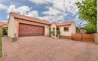 3 Bedroom House in Amberfield Valley