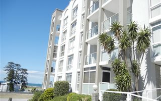 1 Bedroom Apartment in Humewood