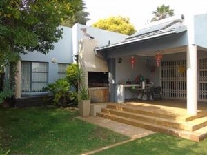 3 Bed Cluster in Paulshof