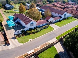 4730 m² Commercial space in Mooivallei Park