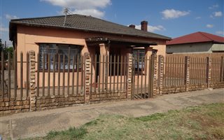 3 Bedroom House in Springs Central