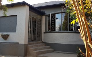 2 Bedroom House in Roodepoort North