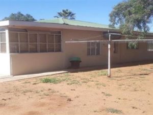 4 Bed House in Dagbreek