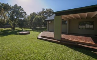 565 m² Commercial space in Kameeldrift East