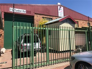 690 m² Industrial space in Hughes