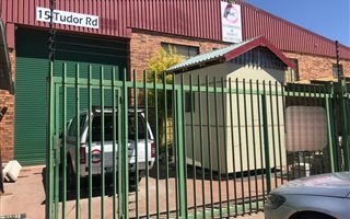 690 m² Industrial space in Hughes