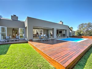 5 Bed House in Dainfern Golf Estate