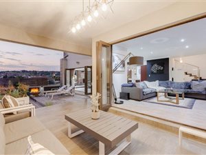 4 Bed House in Kyalami Gardens