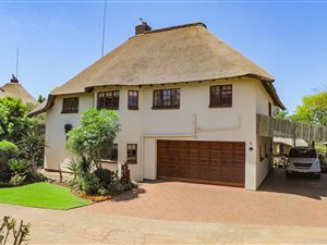 4 Bed House in Club Nautique
