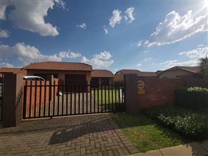2 Bedroom House in Krugersdorp Central