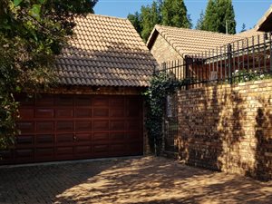 3 Bed Townhouse in Waterkloof Park