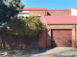 3 Bed Townhouse in Vanderbijlpark CE3