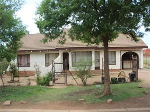 3 Bed House in Lydenburg