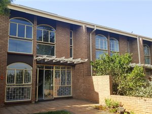 3 Bed Townhouse in Parkrand