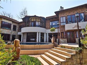 6 Bed House in White River Country Estate