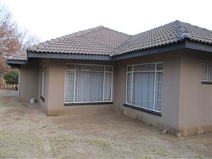 4 Bed House in Vereeniging Central