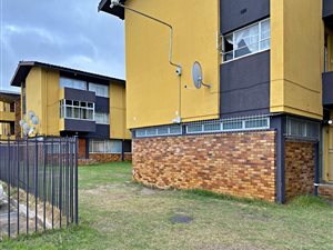 2 Bed Apartment in Parow Valley