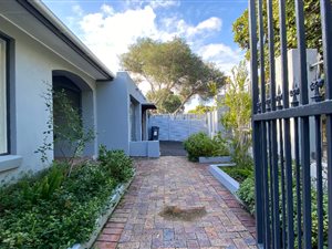 3 Bed House in Constantia