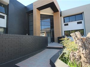 882 m² Office Space in Morningside