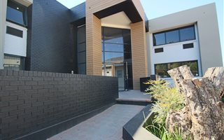 882 m² Office Space in Morningside