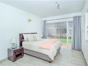2 Bed Apartment in Lakefield