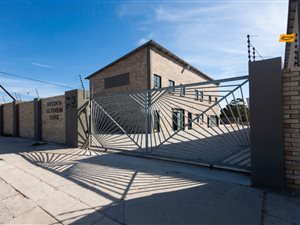 110 m² Office Space in Newton Park
