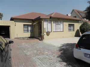 3 Bed House in Rewlatch