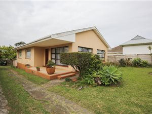 3 Bedroom House in Greenfields