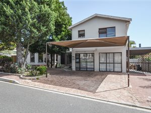 4 Bed House in Protea Heights
