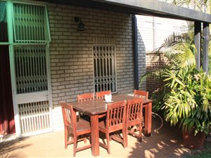3 Bed Apartment in Parktown Estate