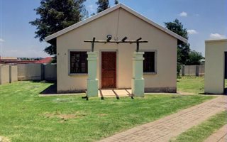 2 Bedroom House in Tasbet Park