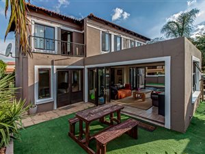 3 Bed House in Cedar Lakes