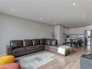 2 Bed House in Somerset Lakes