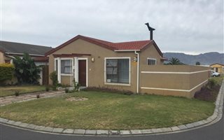 3 Bedroom House in Grassy Park