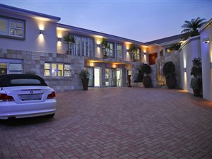 7 Bedroom House in Blue Bend