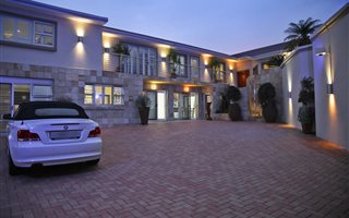 7 Bedroom House in Blue Bend