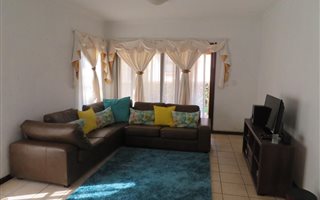 2 Bedroom House in Plantations