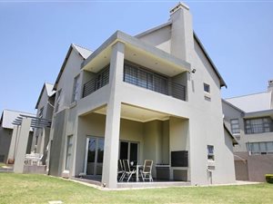 5 Bed Cluster in Waterkloof Heights