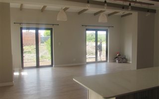 3 Bedroom House in Paradise Beach