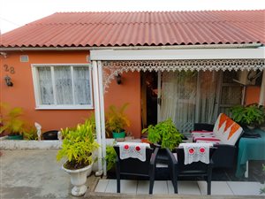 3 Bed House in Caneside