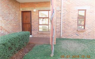 2 Bedroom House in Roodepoort Central