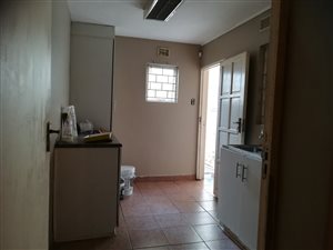 1 Bed Garden Cottage in Carrington Heights