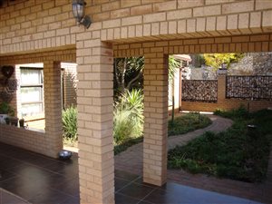 4 Bed House in Bronkhorstbaai