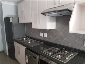2 Bed Simplex in Menlo Park