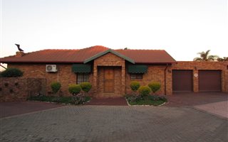 3 Bedroom Townhouse in Magalieskruin