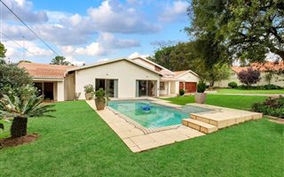 3 Bedroom House in Bryanston West