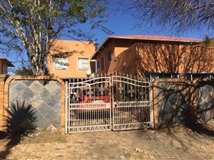 3 Bed House in Crown Gardens