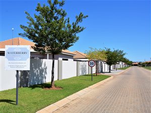 548 m² Land available in Van Der Hoff Park