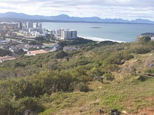 510 m² Land available in Mossel Bay Central