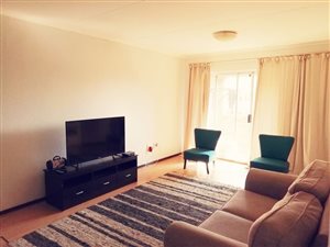 2 Bed Flat in Roodepoort West
